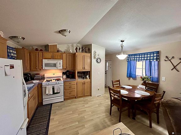 3rd image of 13557 E 49th Ln