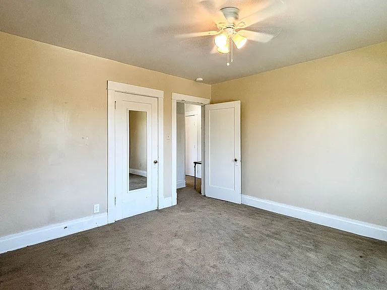 1215 E. 300 S. — Photo 17
