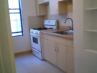 Rented by Laura A Noto LREB