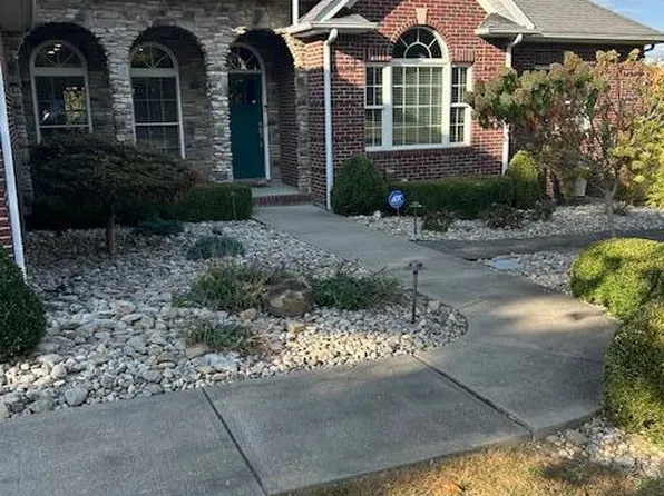 1079 Smith Ter, Maysville, KY 41056