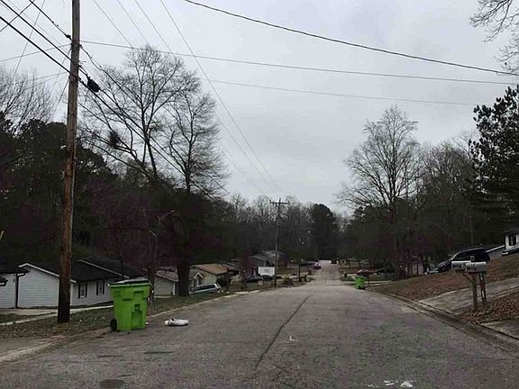 Exterior Neighborhood (street photo)