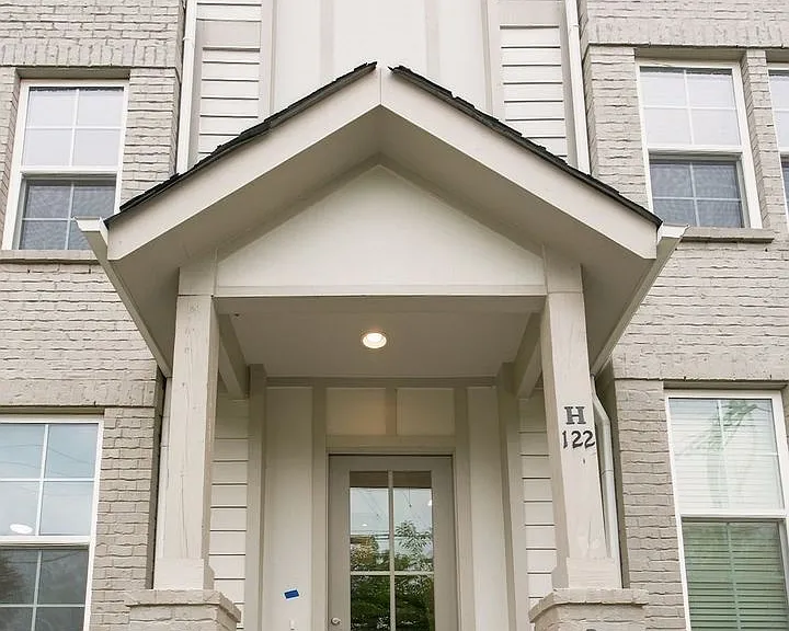 122H Oceola Ave — Photo 2