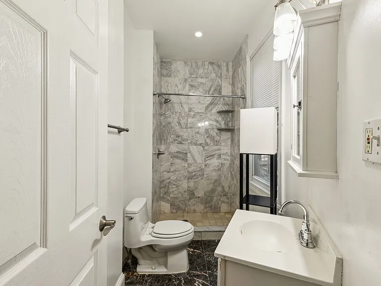 1931 Chestnut St #2D — Photo 16