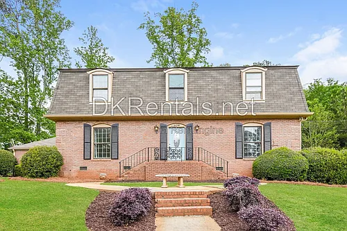 1176 Hampton Hall Dr NE Photo 1