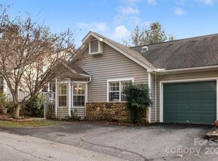 870 S Park Pl, Hendersonville, NC 28791