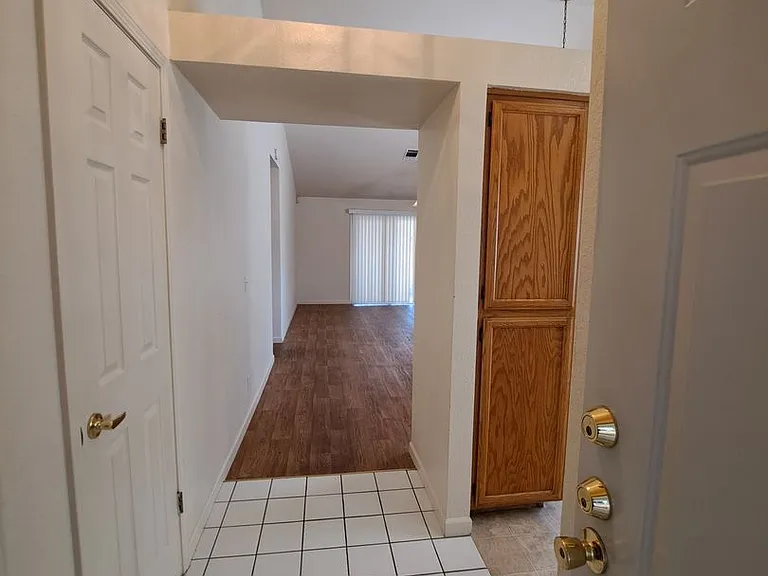 801 Capistrano Dr — Photo 4