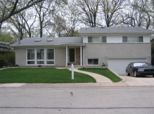 3911 White Cloud Dr, Skokie, IL 60076
