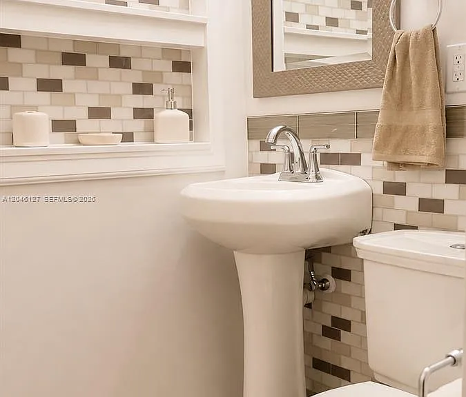 1028 S 62nd Ave #B — Photo 9