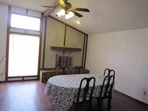 3rd image of 1137 NE 5th Ter