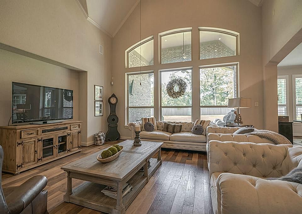 1st image of 126 Tehama Pl