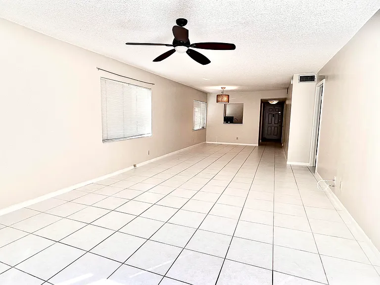 2865 SW 22nd Ave #1080 — Photo 4