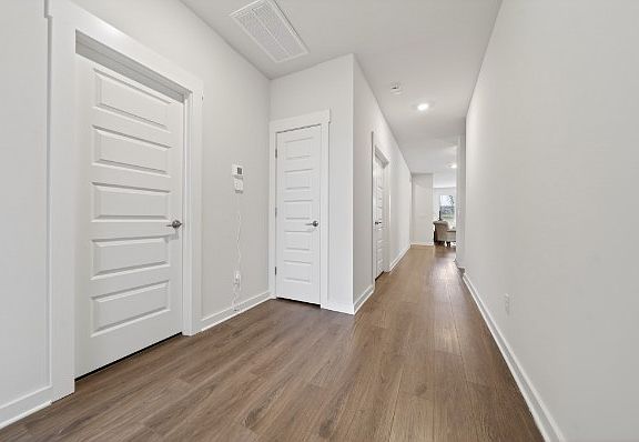 3rd image of 313 Gingerwood Ln