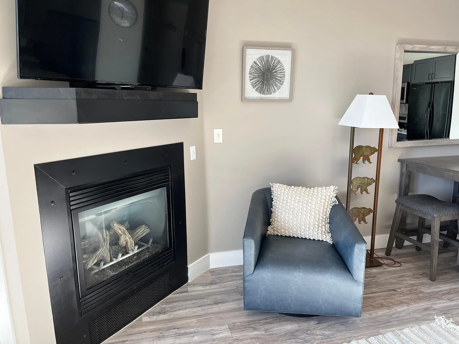 1 bed, 748 sqft, $2,300 — Photo 4