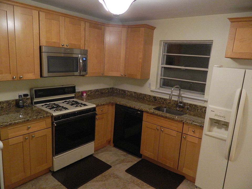 Upgraded Kitchen 10x10 - L2