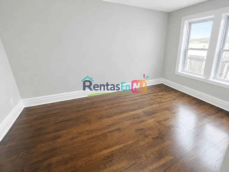 846 S Orange Ave #4A — Photo 2