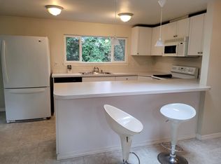 11238 NE 68th St #3, Kirkland, WA 98033