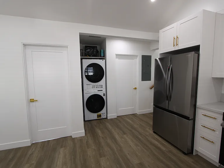 3711 Lomitas Dr — Photo 8