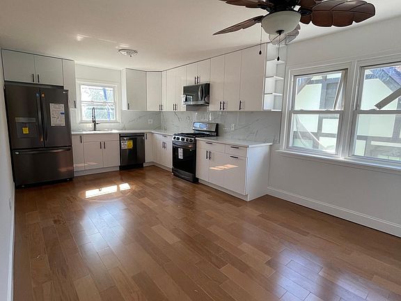 2nd image of 240 Trenchard St #3