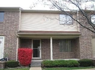 48586 Sugarbush Rd, Chesterfield, MI 48047