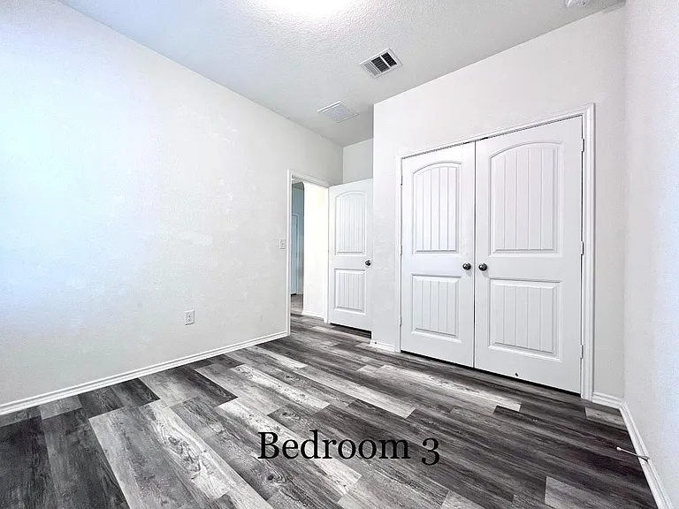 7900 Crystalbrook W — Photo 11