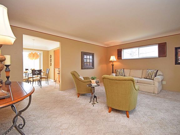 3rd image of 6094 Kingsford Dr