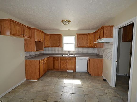 5th image of 774 Northbridge Ct