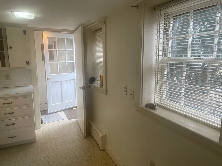 547 Lafayette Rd #5 — Photo 3