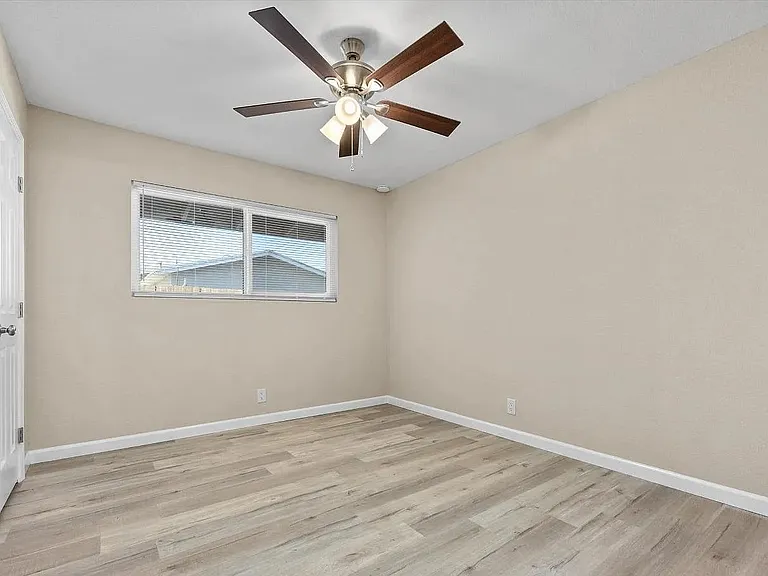 1401 Garfield Ave — Photo 10