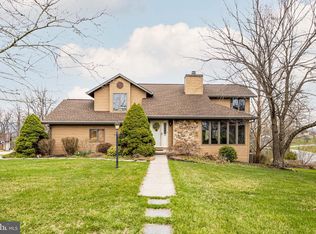 490 Nottingham Dr, Chambersburg, PA 17201