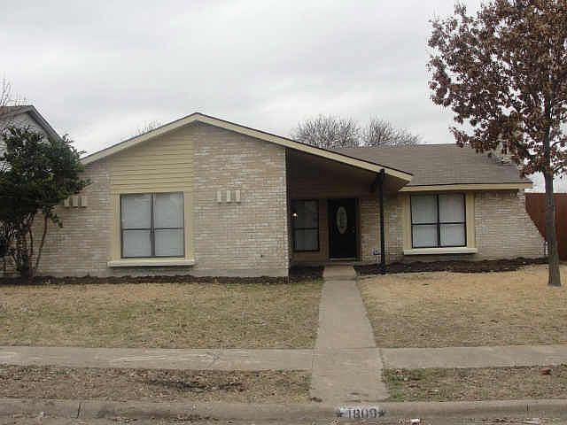 1st image of 1809 Andover Dr