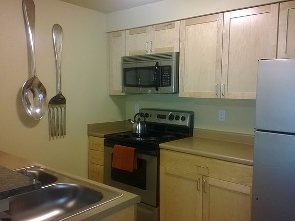 3rd image of 1281 NE Steeple Rock Ln APT Hh202