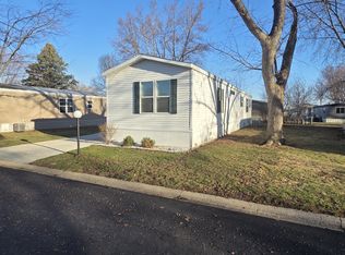 1 Birch Dr #103N, Sandwich, IL 60548