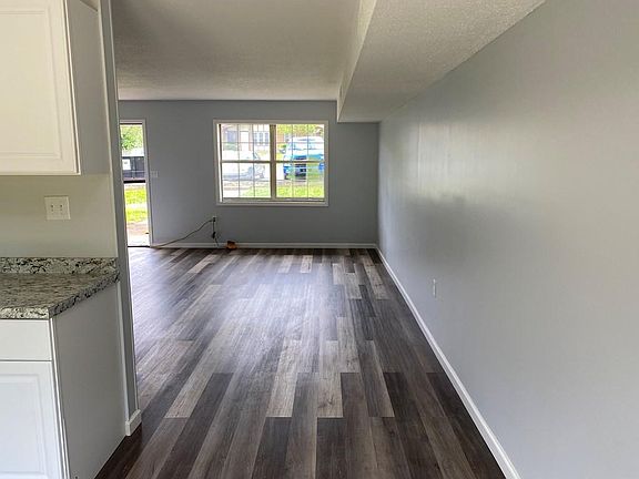 5th image of 4221 Oakwood Cir