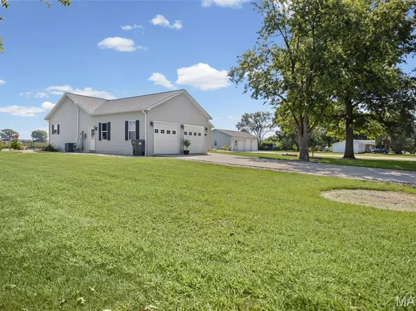 1019 Prairie St, Shipman, IL 62685