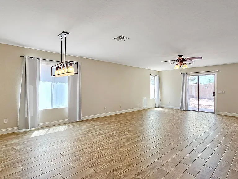 25673 W Northern Lights Way — Photo 12