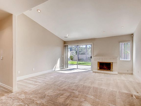 2nd image of 4567 Stratford Cir