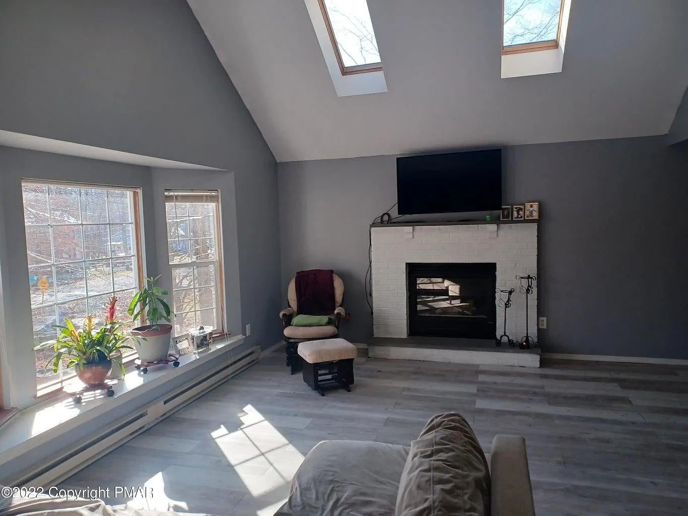 3 bed, 1832 sqft, $2,100 — Photo 4