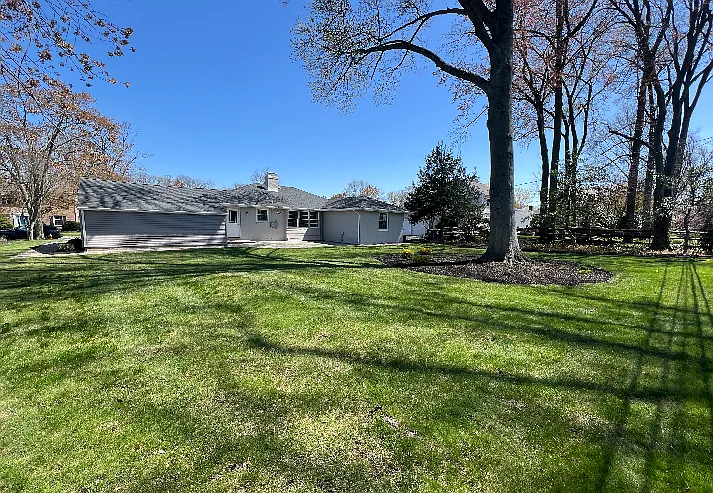 715 Foulkstone Rd — Photo 2