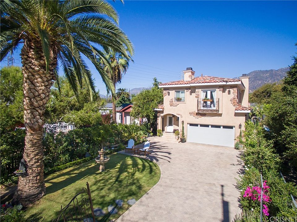 1st image of 3133 La Tierra St