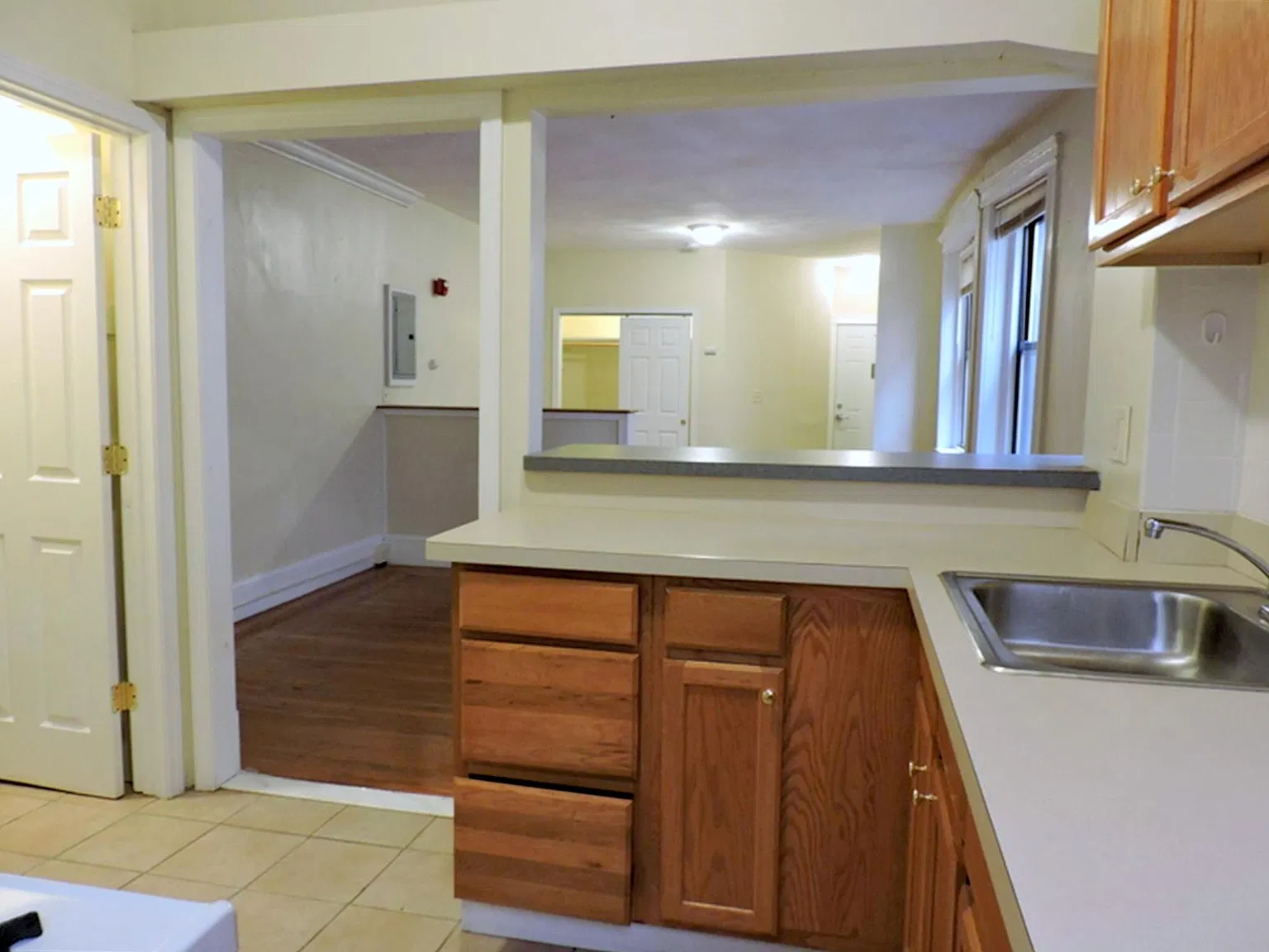 Studio, 500 sqft, $2,350 — Photo 2