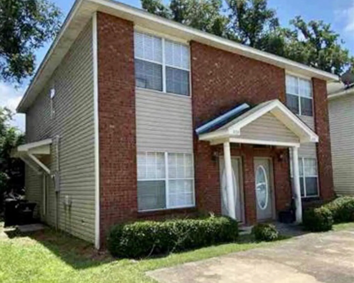 3 bed, 1216 sqft, $1,399 — Photo 2