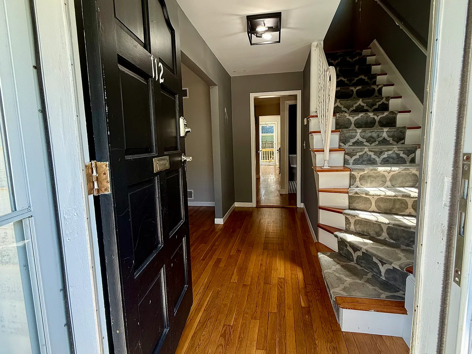 4 bed, 2.5 bath, 2290 sqft, $4,000 — Photo 3
