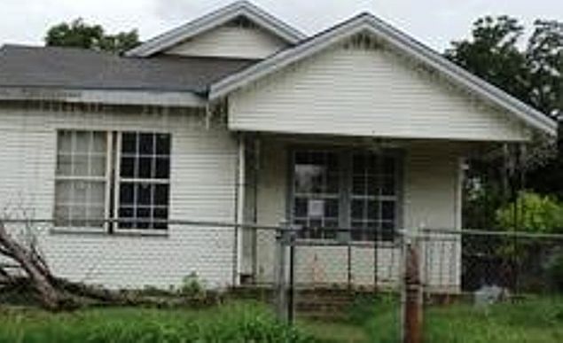 1st image of 223 W Hart Ave