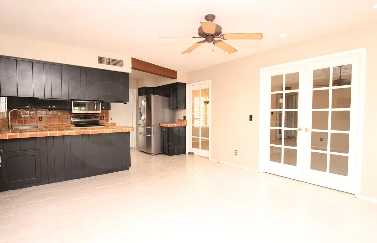 3 bed, 2.0 bath, 1720 sqft, $2,999 — Photo 3