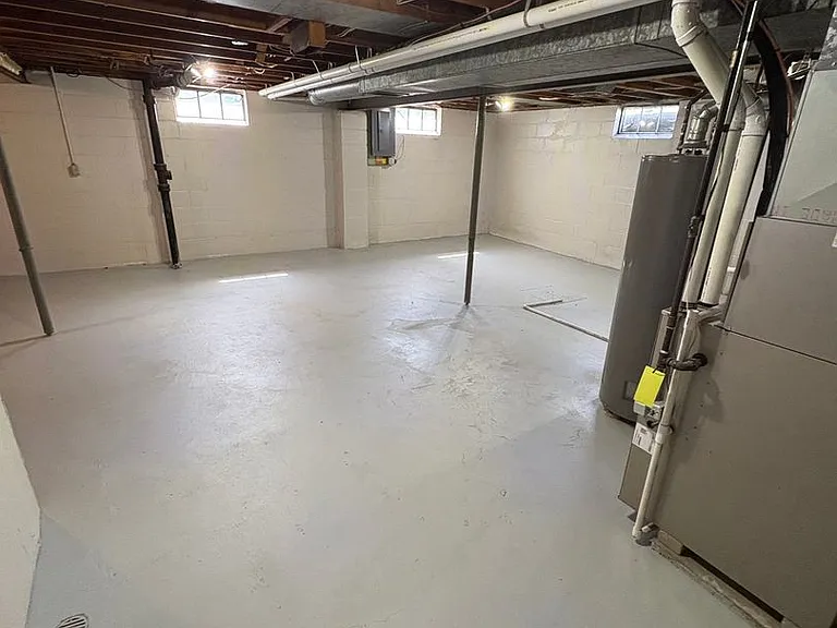 1745 Sager Ave — Photo 7