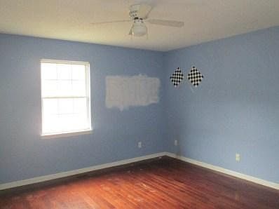 4th image of 165 Dove Dr