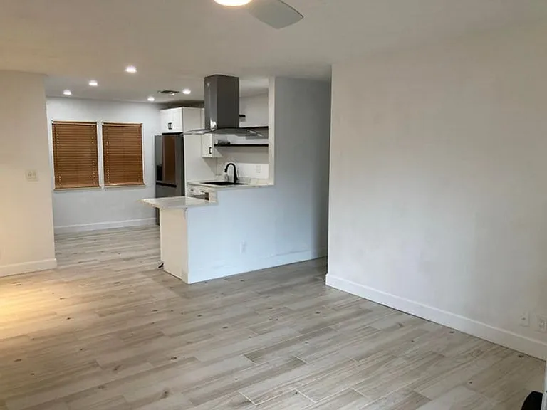 209 Coventry St — Photo 5