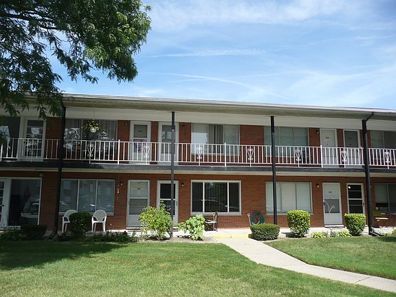 2nd image of 2121 Clawson Ave APT 204