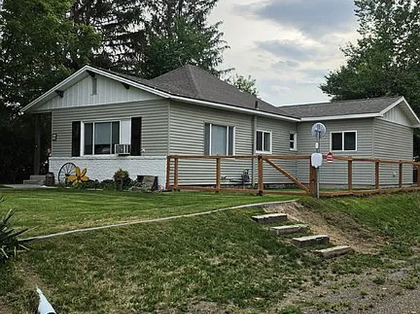 102 2nd St E, Declo, ID 83323
