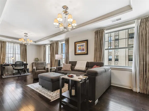 232 N Kingshighway Blvd APT 910, Saint Louis, MO 63108
